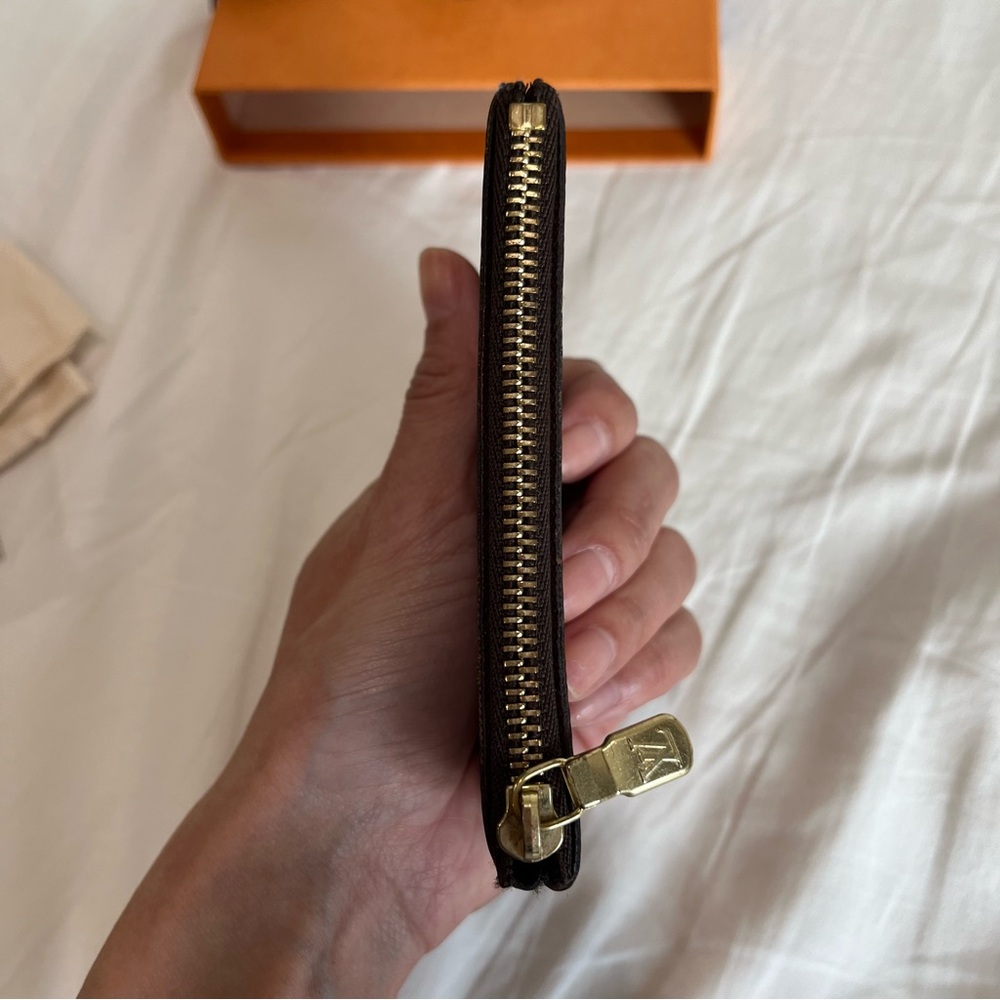 Louis Vuitton Monogram Canvas Key Pouch - Picture 6 of 16